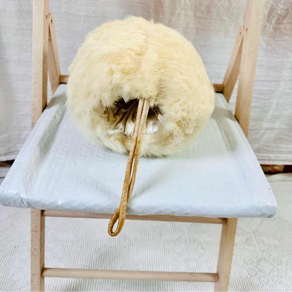 Vintage Fur Hand Muff Ivory Satin Lined - Picture 8 of 9